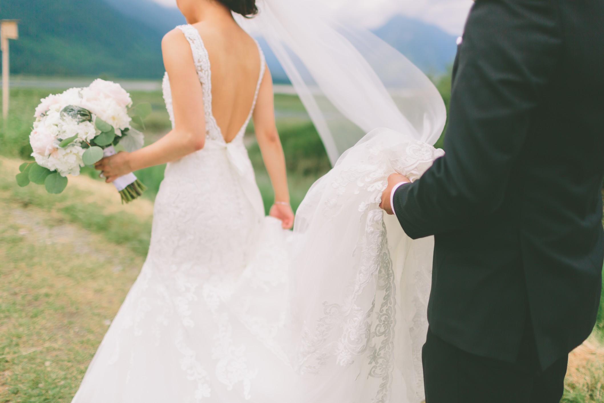 Why Do Wedding Dresses Have To Be White? - Ask Wedding Experience - Wedding -Experience