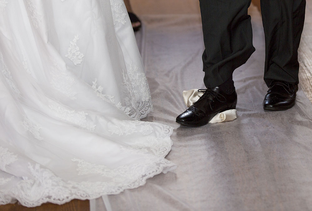 jewish wedding glass breaking